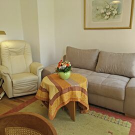Sitzecke mit Doppelbett-Schlafcouch